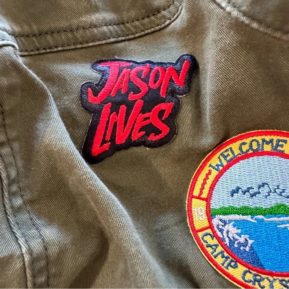 Hollister women's size small button down shirt jacket with patch's size small - Picture 7 of 7